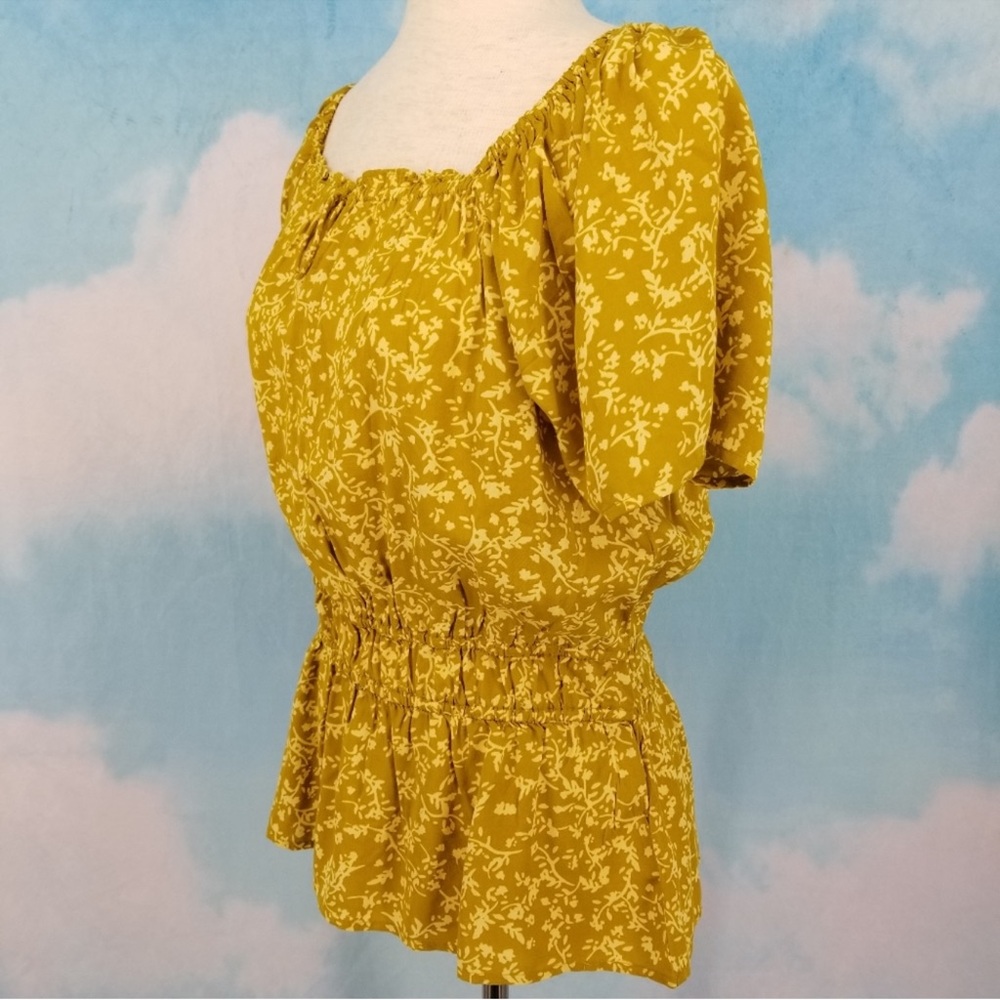 3 for 10.00!
Lucky Brand Gold Ditzy Floral Top